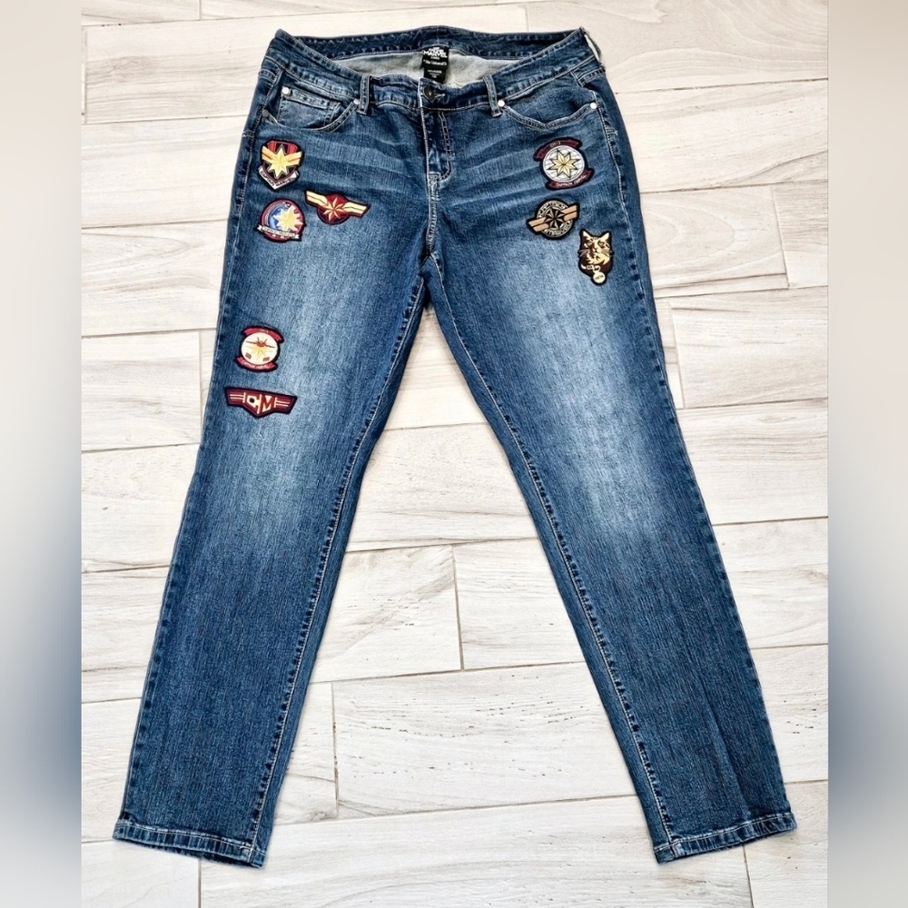 Captain Marvel Her Universe Jeans Size 16 Embroidered Patch Skinny Denim